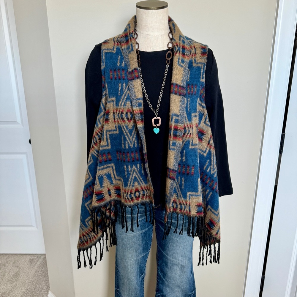 Vest with Fringe - Picture 2 of 8